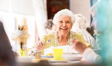 Sorrindo, mulher sênior
