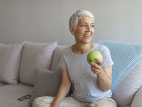 口から老いる? 口腔の健康が全身の老化に影響を与える可能性