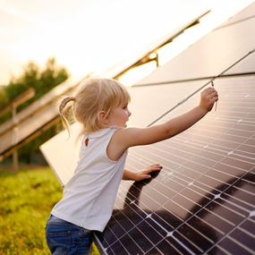 How Solar Energy Reduces Your Carbon Footprint and Fights Climate Change
