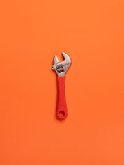 Wir sind Experten in der Bereitstellung der individuellen Lösungen für die Anforderungen unserer Kunden in Bezug auf den mobilen Hochwasserschutz und im Bereich der Bindemittel. Aber unser eigentlicher Erfolg besteht darin, dass wir Ihre Probleme lösen und du zufrieden bist. Wir stellen für dich individuelle Flutset's und Notfall-Kits zusammen um die beste Lösung zu liefern.