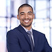 El hombre de negocios sonriendo