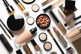 Verschiedene Make-up-Produkte