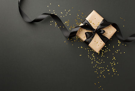 Cadeau avec ruban noir