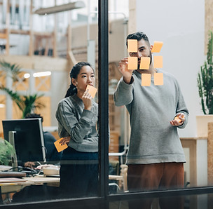 Sessão de Brainstorming em Equipe