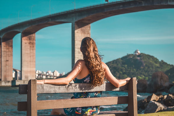 Mulher admirando vista