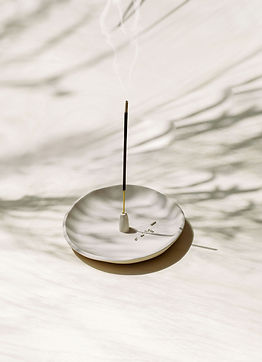 Minimalist incense holder