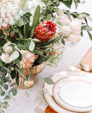 Floral table centerpiece
