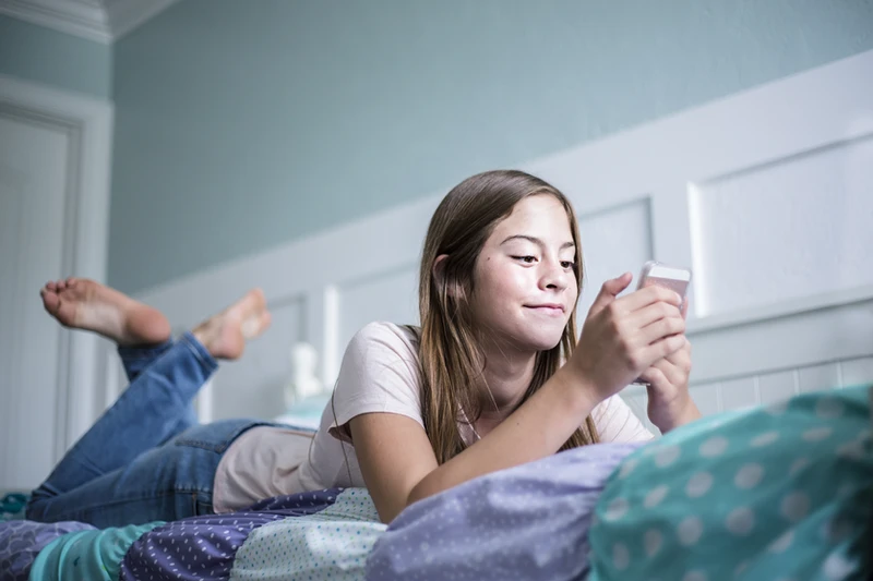 Managing screen time and safety digital habits for my child. 