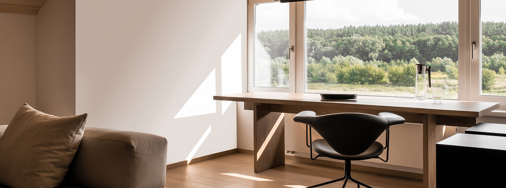 Bureau à domicile minimaliste