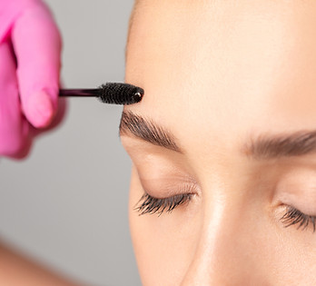 眉毛のトリートメント