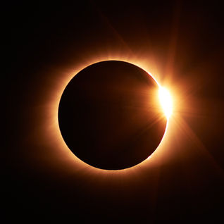 Luna Nueva en Acuario + Eclipse Solar - RECOMENDACIÓN