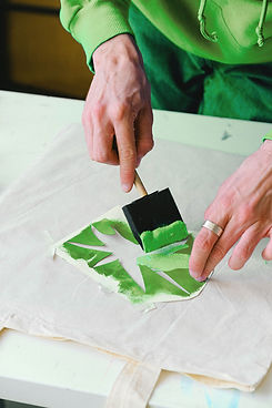 Sponge-Painting a Bag