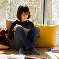 Fille lisant un livre