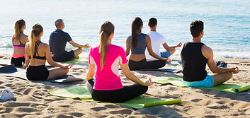Yoga sur la plage