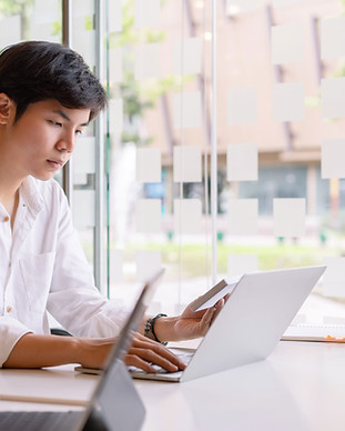 ノートパソコンで仕事