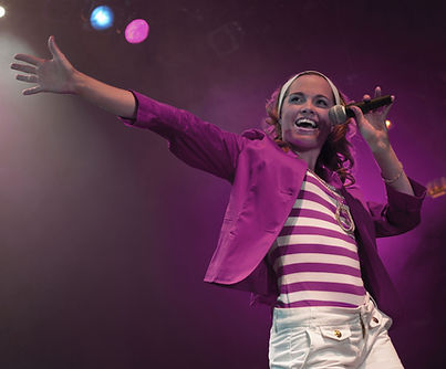 Chanteur du spectacle en direct