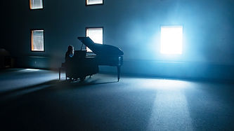 Dramatic Pianist
