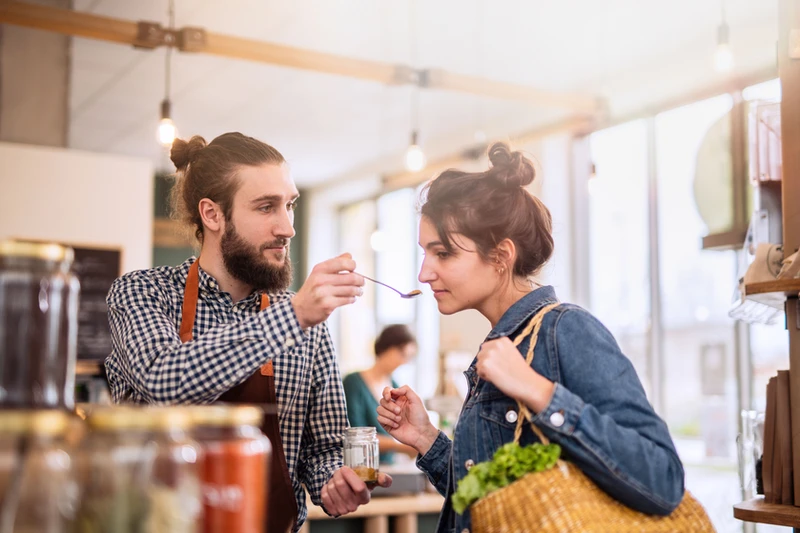 Curso gratuito de Shopper Marketing online con enfoque en consumo masivo y retail. Aprende a influir en la decisión de compra del shopper.