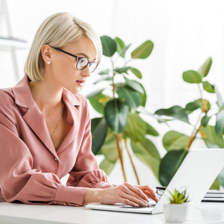 მუშაობს, მაგრამ არ ვითარდება: რატომ სჭირდებათ მენეჯერებს მუდმივი სწავლა?