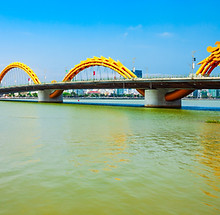 Quang cảnh Cầu Rồng ở Đà Nẵng, Việt Nam