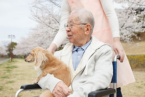 車椅子の男
