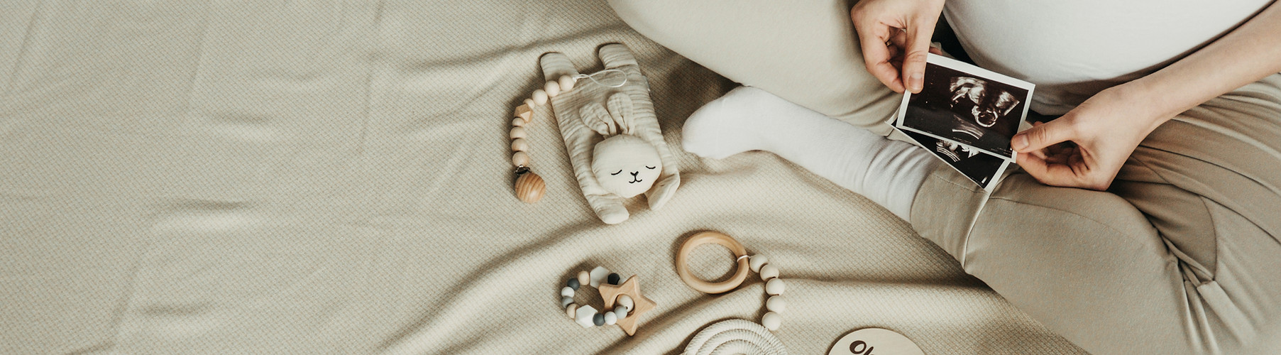 Pregnancy Announcement Flatlay