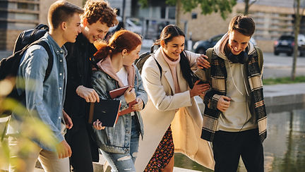Gli adolescenti si divertono