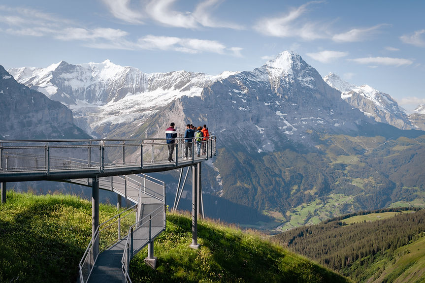 Observation platform with ramp