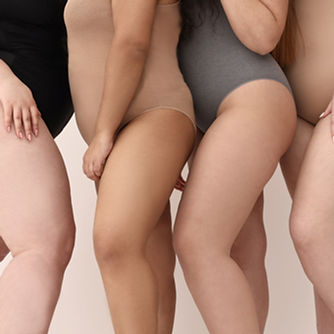 Frauen im Bodysuit