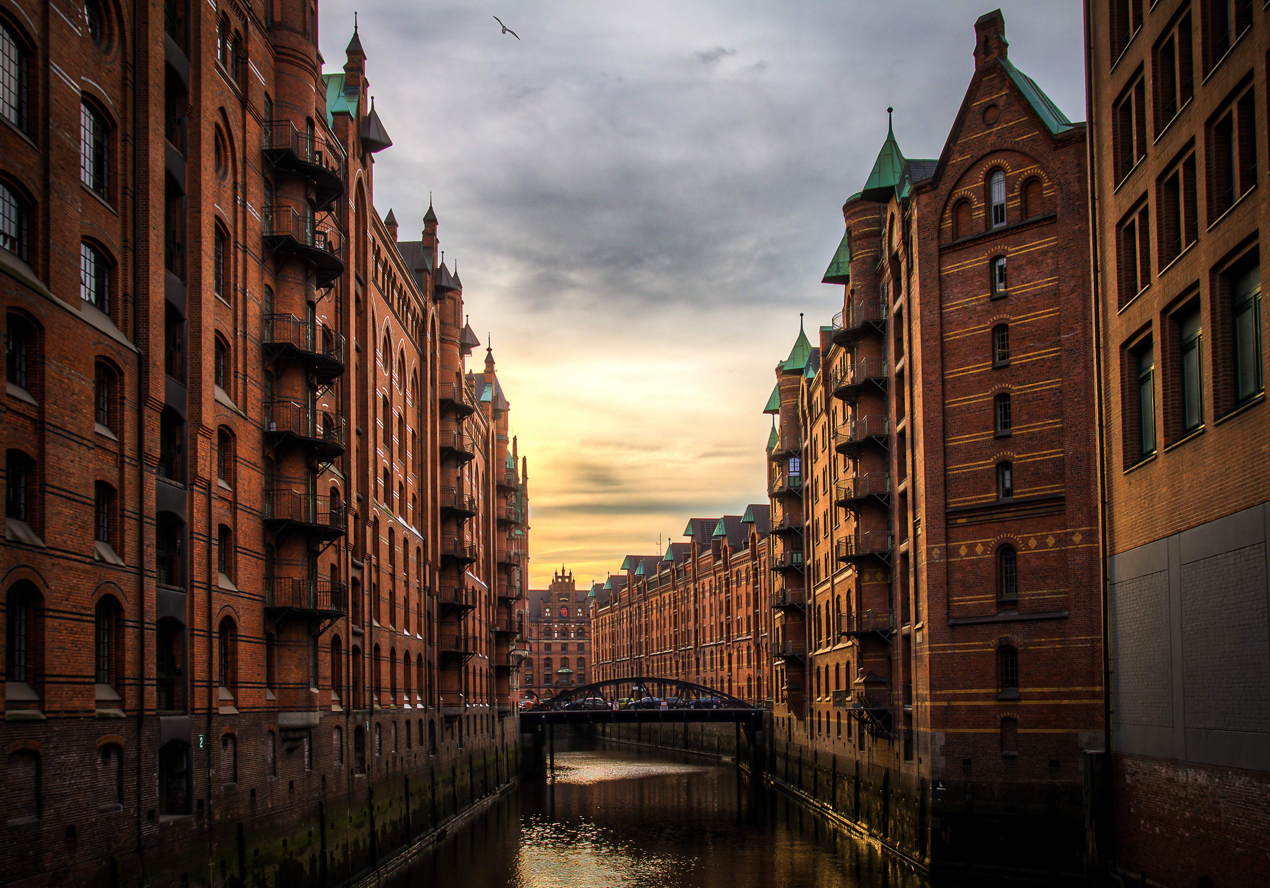 An iconic example of Brick Expressionism, known for its ship-like shape and pointed façade.