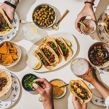 Cena de tacos mexicanos