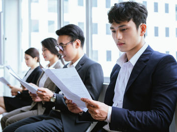Why Recruiters HARDLY EVER Get Back To Candidates