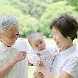 シニア夫婦と孫