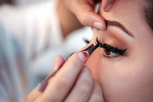 Soins des cils chez le coiffeur