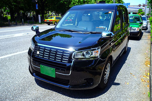 新型タクシー車両
