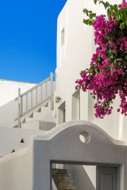 Santorini Escape: A Dreamy Adventure — photo 1