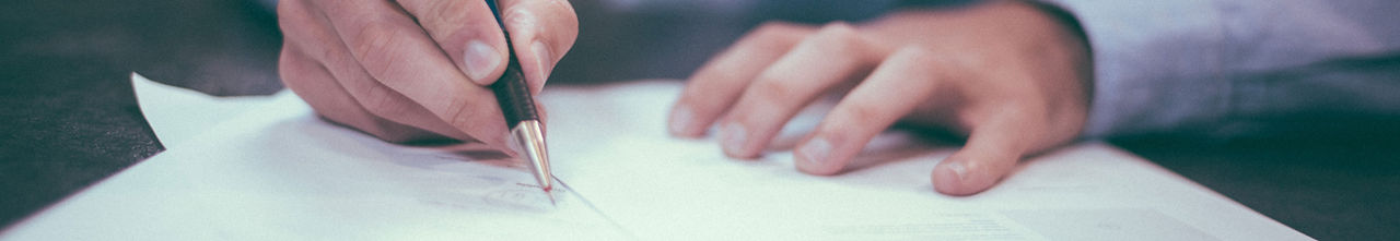 Assinando um contrato