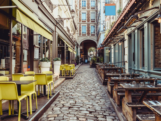 Adina Brunetti Unveils the Top Hospitality and Restaurant Trends for 2024