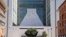 AkzoNobel develops self-cleaning coating for high-end building exteriors