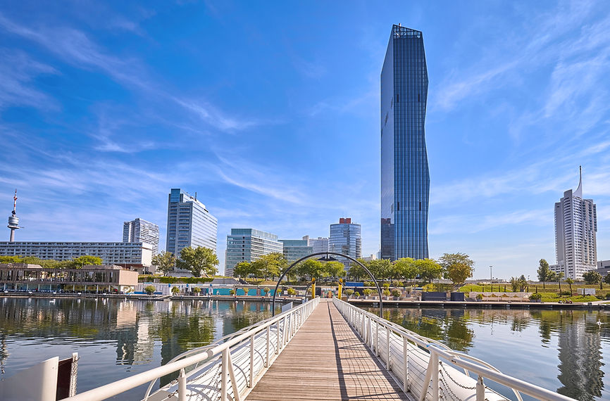 Donau City mit Donauturm und DC Tower,  Wien