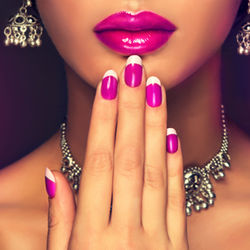 Accessoires beauté : faux ongles, faux cils
