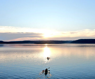 Coucher de soleil en kayak sur le lac