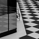 Reflet d'un sol à damier