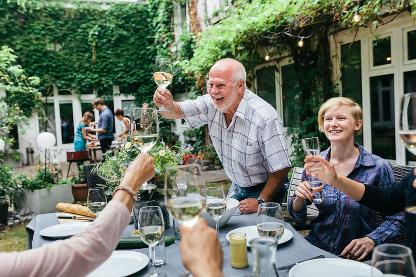 Proosten op terras