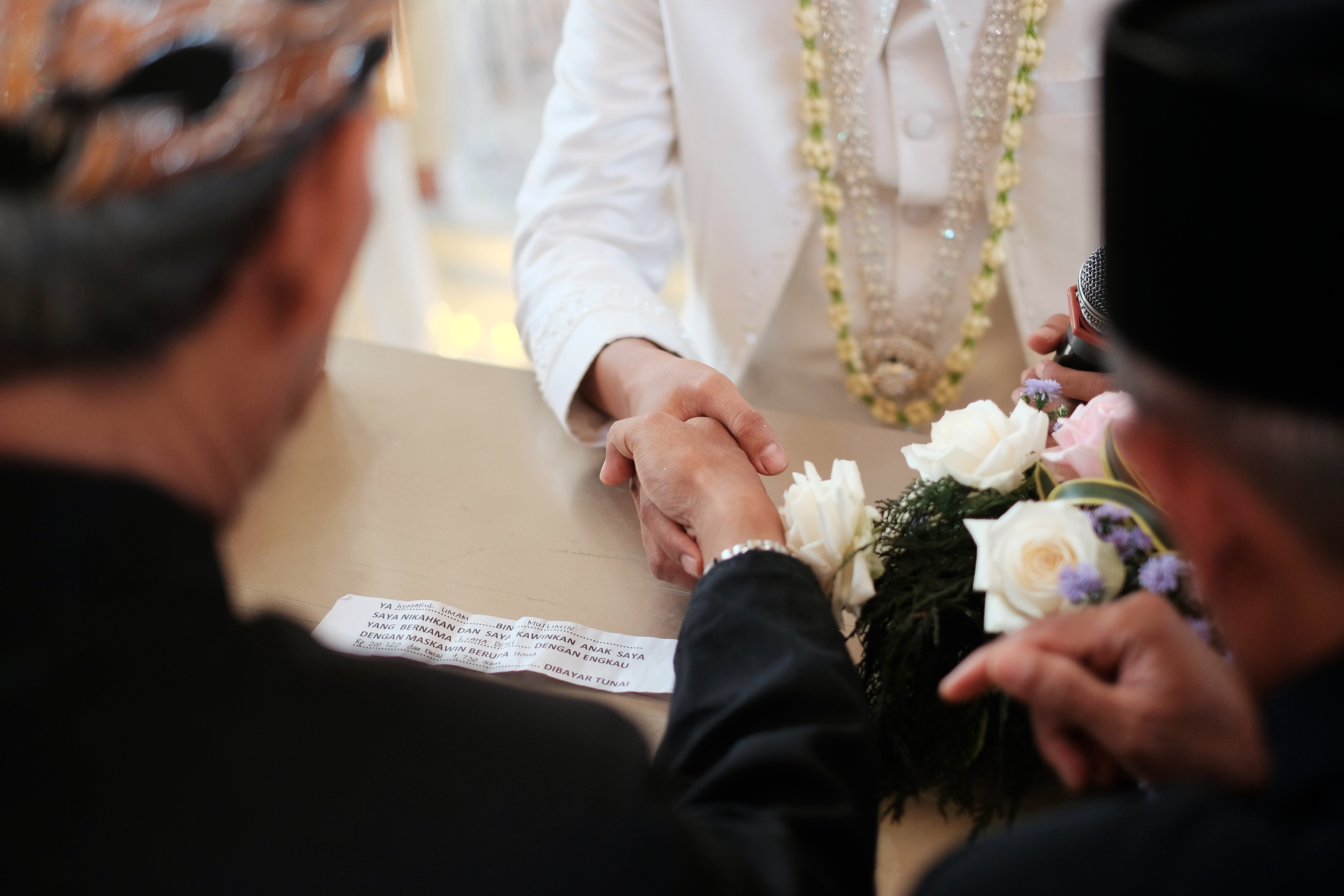Ceremonia de apretón de manos de boda