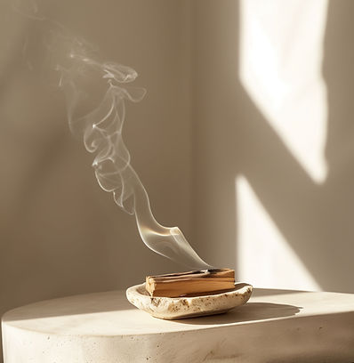 Incenso com fumaça subindo