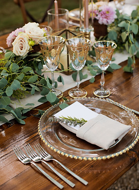 Elegant table setting decor