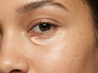 Hydrating the eye area - secrets to a crease free under eye that stops the cakey look