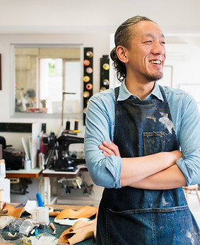 Artigiano sorridente