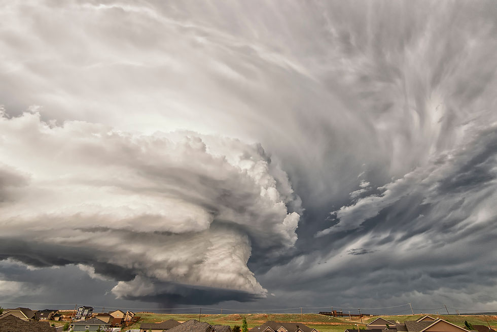 Dramatische Gewitterwolken